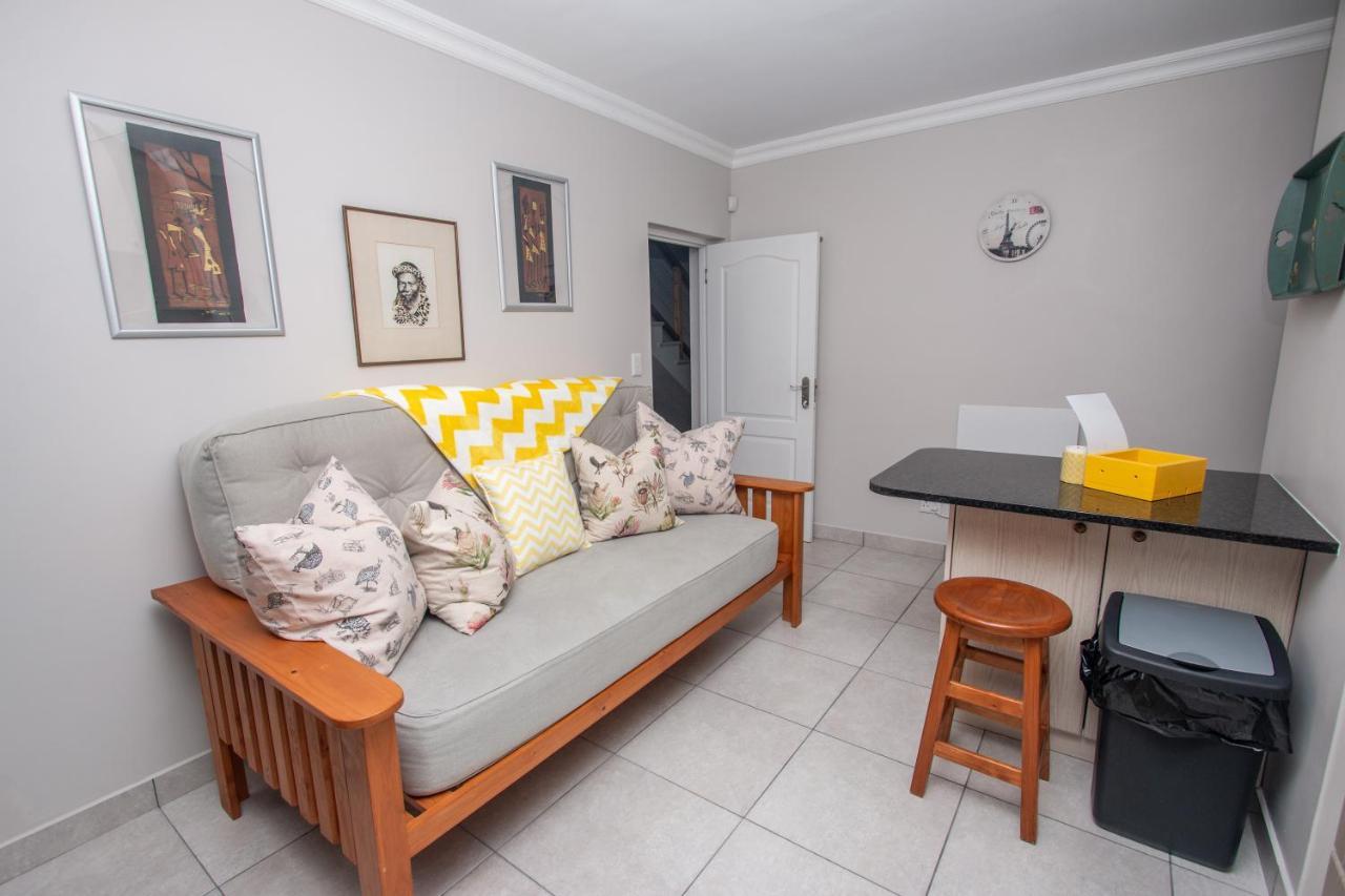 Van Den Berg'S Guesthouse Bettyʼs Bay Εξωτερικό φωτογραφία