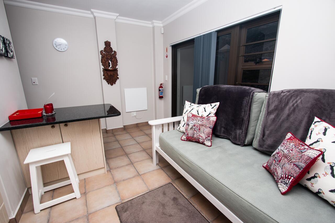 Van Den Berg'S Guesthouse Bettyʼs Bay Εξωτερικό φωτογραφία